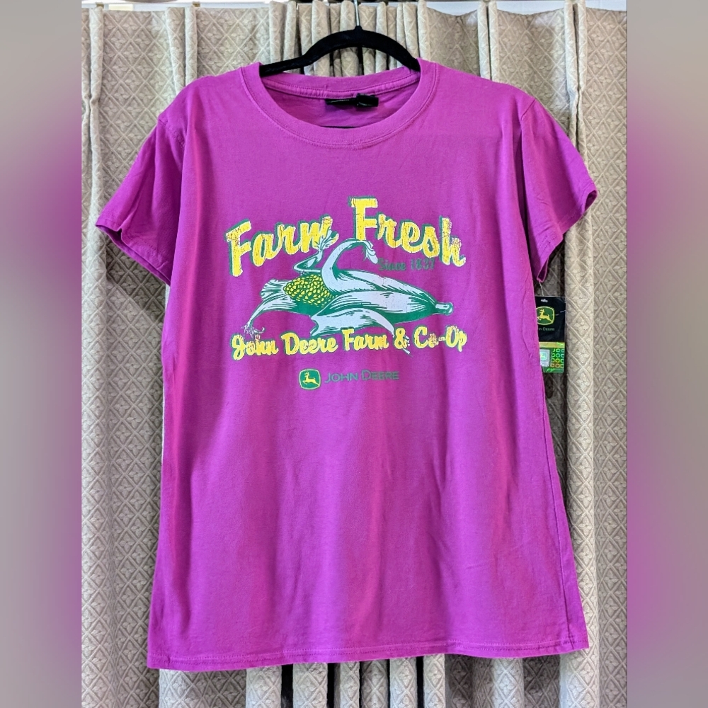 NWT Women's Size Large John Deere Fram Fresh Graphic T-shirt